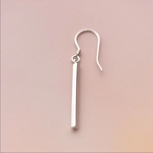🎉HP🎉New 925 Sterling Silver Skinny Vertical Bar Earrings - Picture 2 of 8